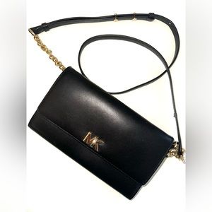 Michael Kors- Leather wallet on chain (Black)